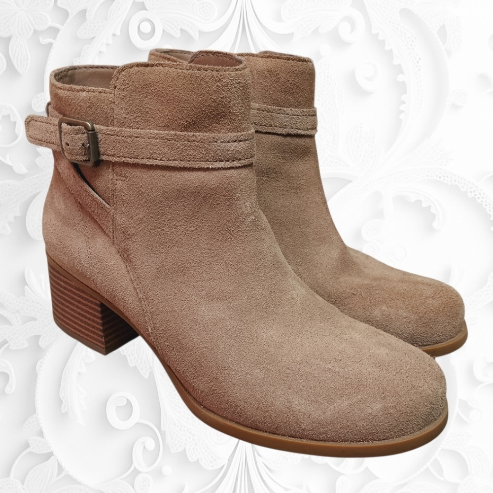 Koolaburra Women's Erena Beige Suede Harness Heeled Boots Ortholite Insole